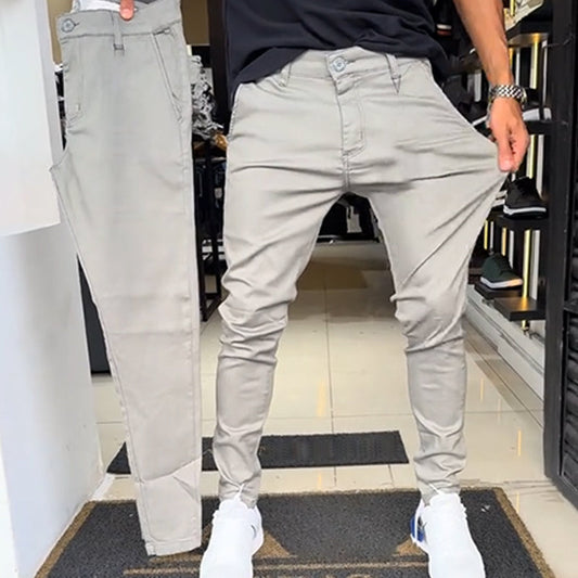Slim-fit casualbukser i ensfarget stoff for menn